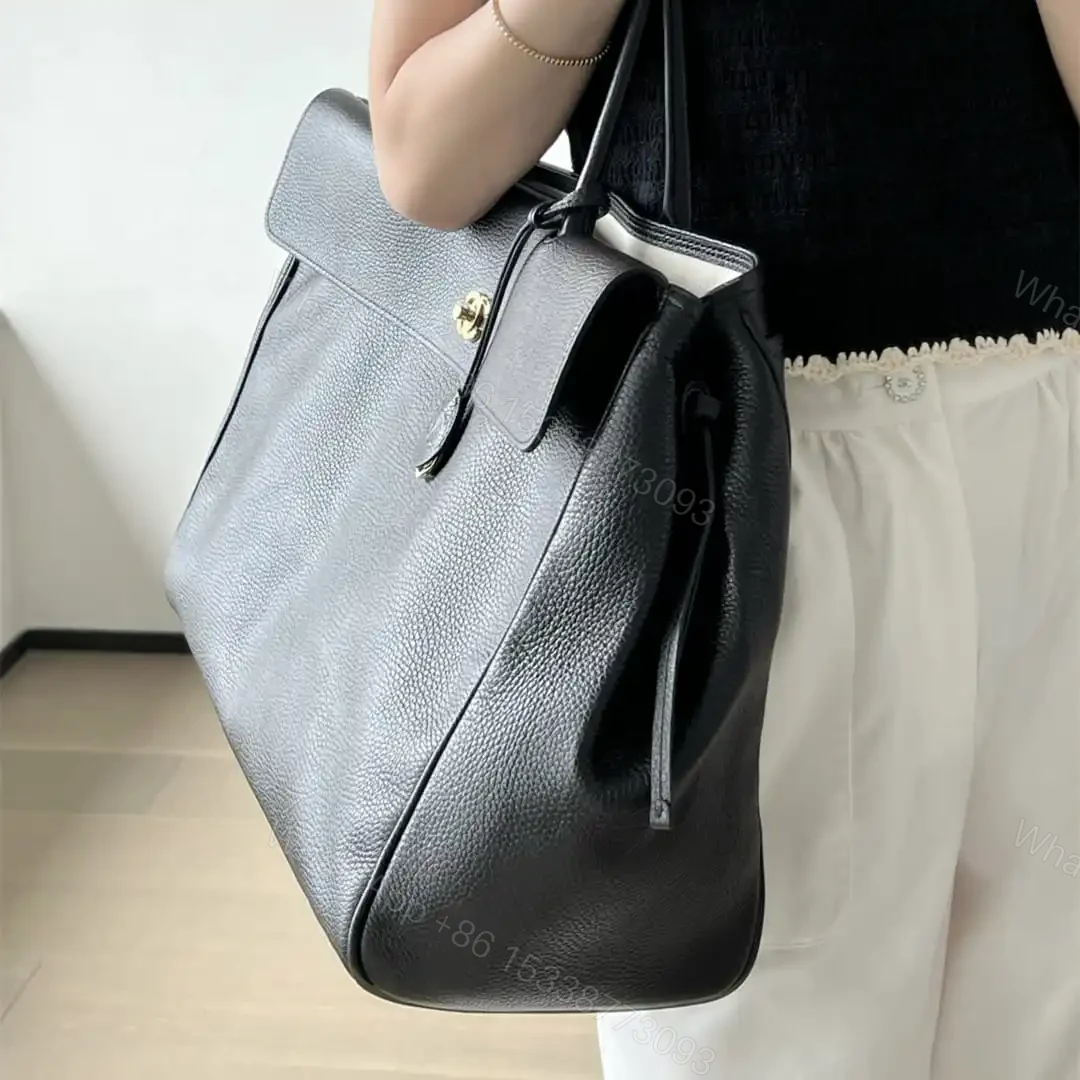 View 21 of 高仿Chanel*26S系列AS6289粒面小牛皮單肩包黑色大號免檢版