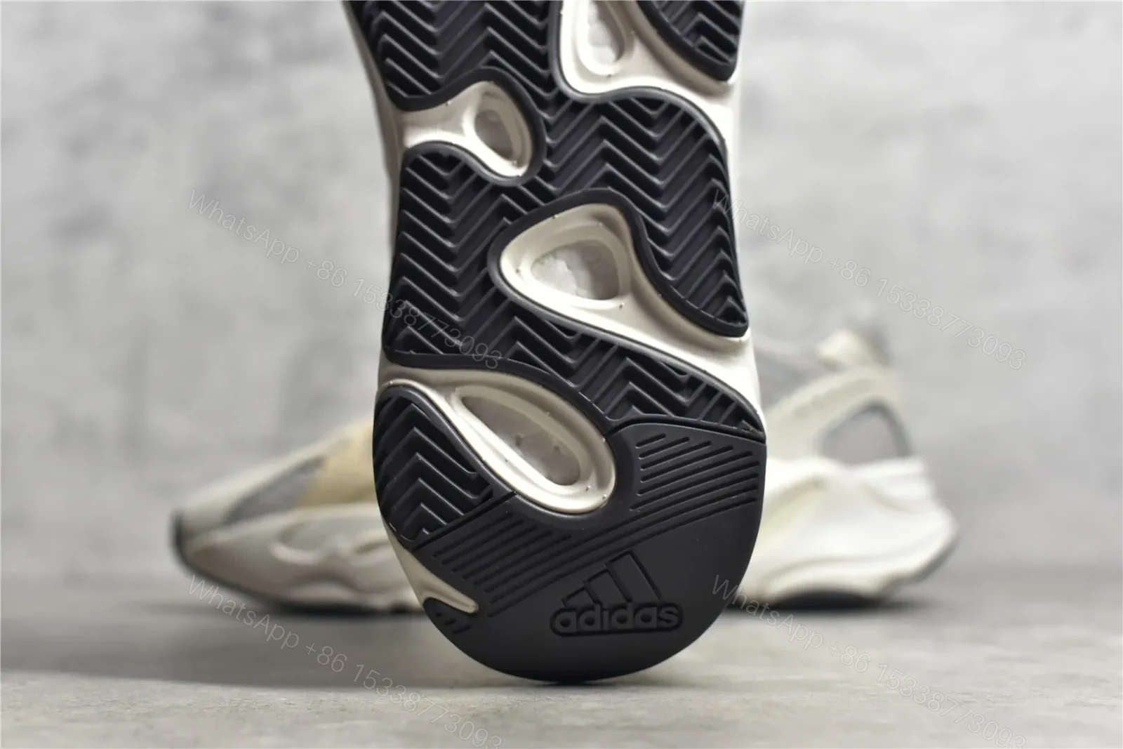 View 8 of YEEZY BOOST 700 V2 CREAM Reps