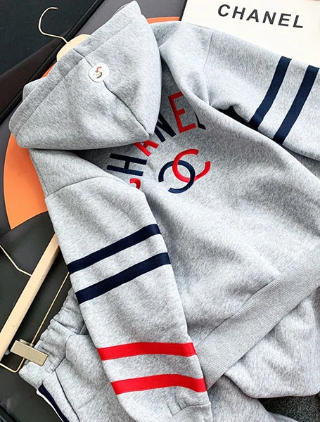 View 2 of Chanel香奈儿中古刺绣字母拼接织带加绒厚长裤外套套装