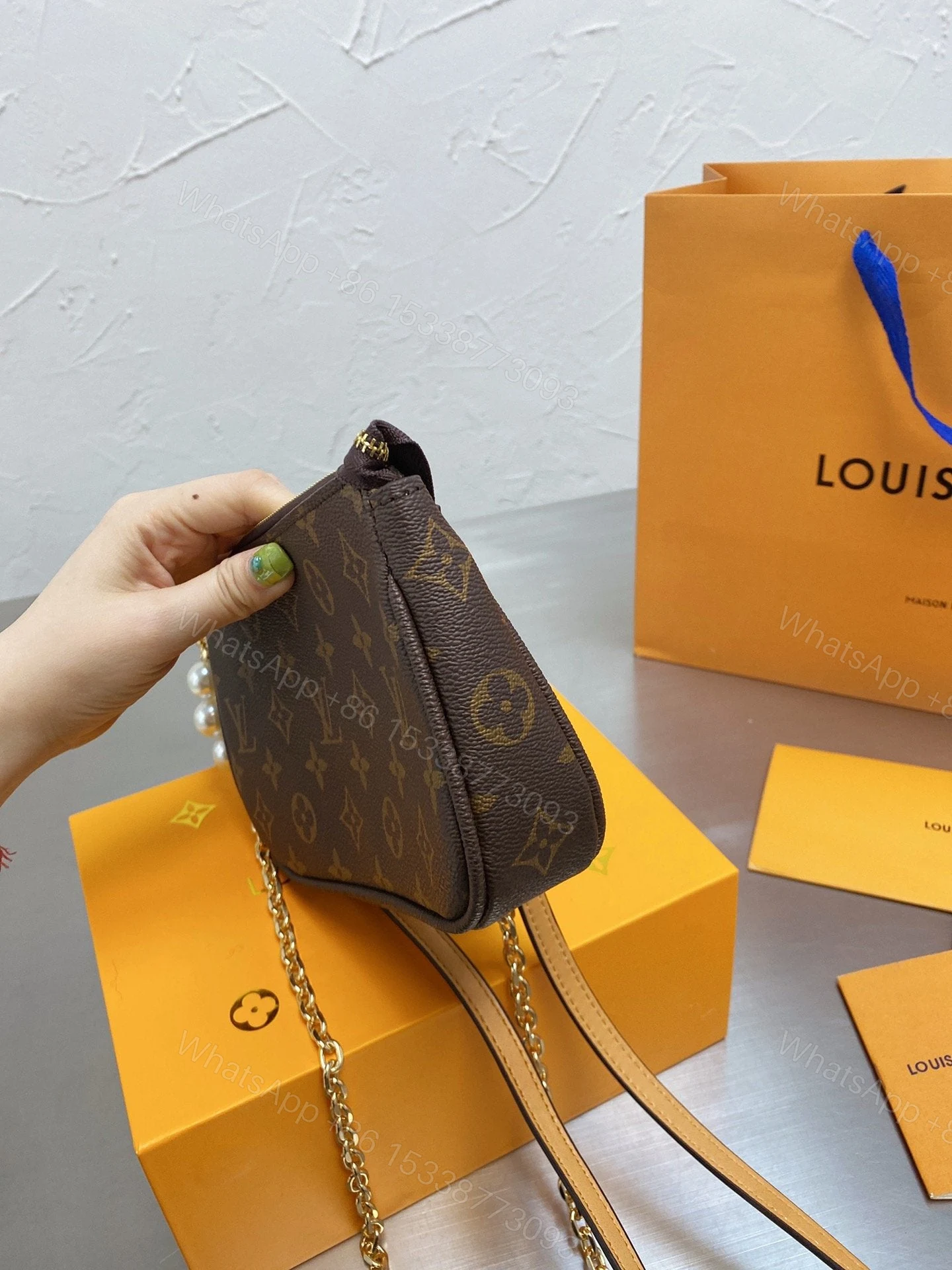 View 4 of LV Ivy Monogram