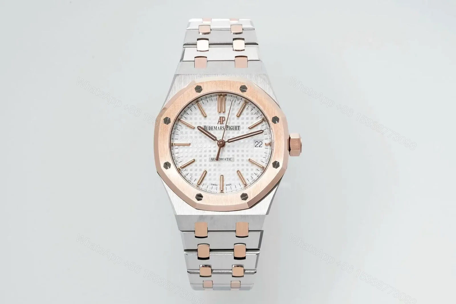 View 2 of Replica Audemars Piguet Royal Oak Selfwinding Silver 15400SR.OO.1220SR.01