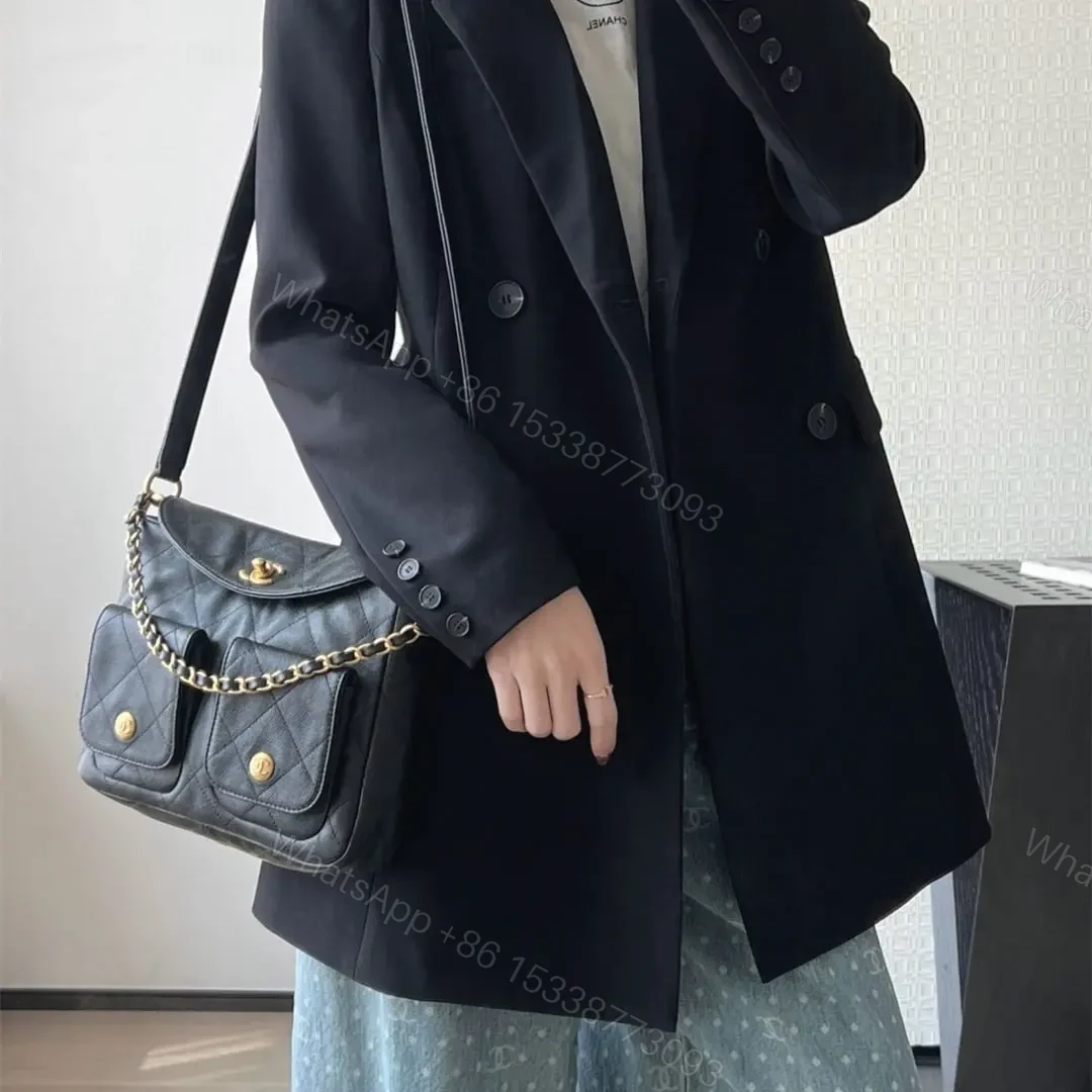 View 26 of 高仿Chanel*25P系列AS5385黑金郵差包小號免檢版