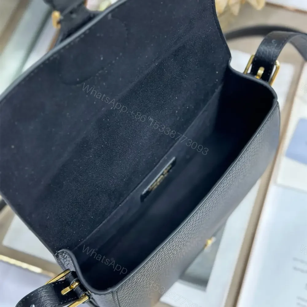 View 7 of 高仿Dior*Bobby系列M933M900牛皮斜挎包黑色中號免檢版