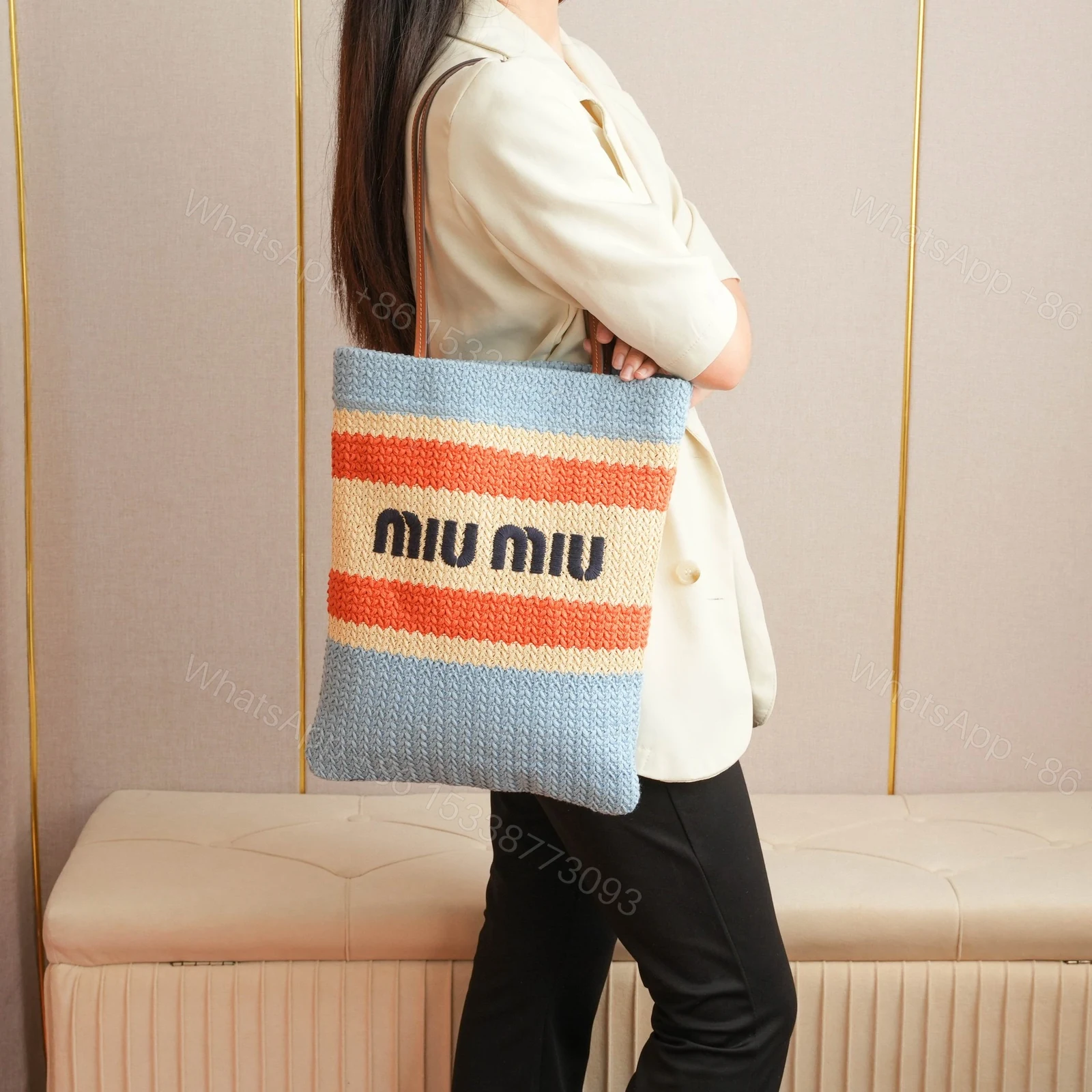 View 11 of 高仿miumiu*5BG248拼色LOGO稻草柳條包藍色免檢版