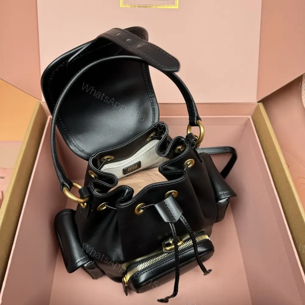 View 8 of 高仿miumiu*5BZ043牛皮雙肩包黑色小號免檢版