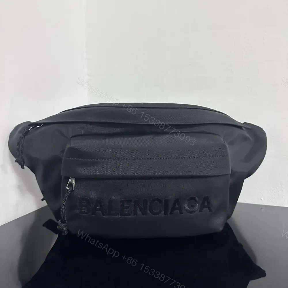 高仿BalenciagaWheelBeltpack系列尼龍胸包黑色 — view 1