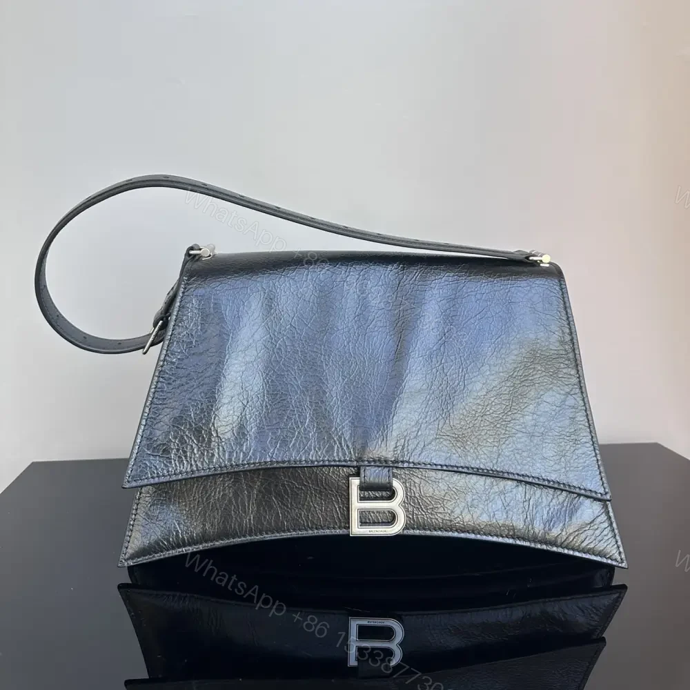 View 3 of 高仿Balenciaga冬季新款Crush腋下包黑銀