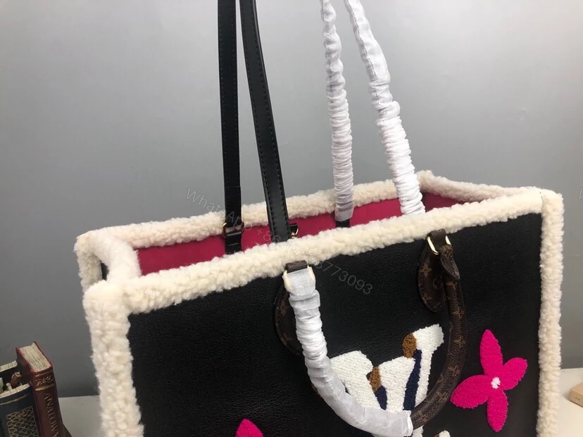 View 6 of ONTHEGO TOTE