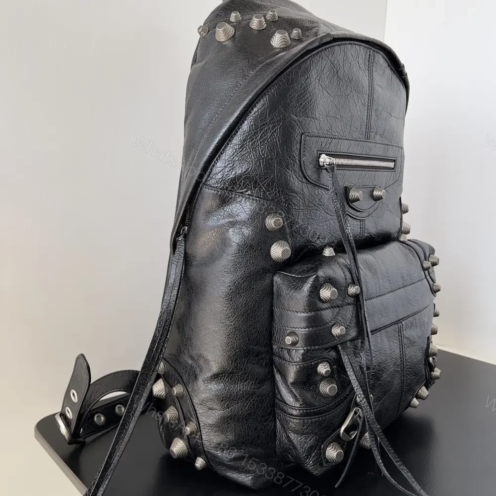 View 3 of 高仿BalenciagaLeCagole系列鉚釘雙肩包