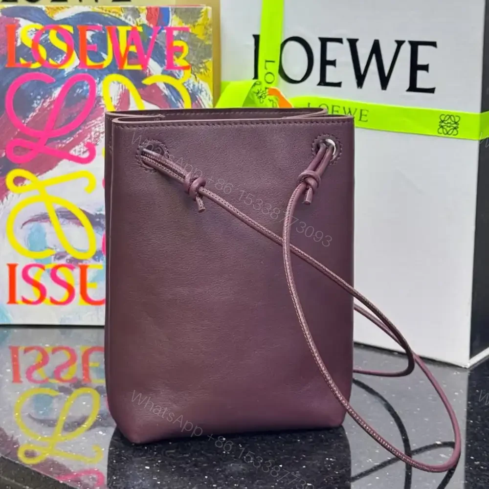 View 2 of 高仿Loewe*Pebble系列7240小牛皮斜跨包酒紅色免檢版