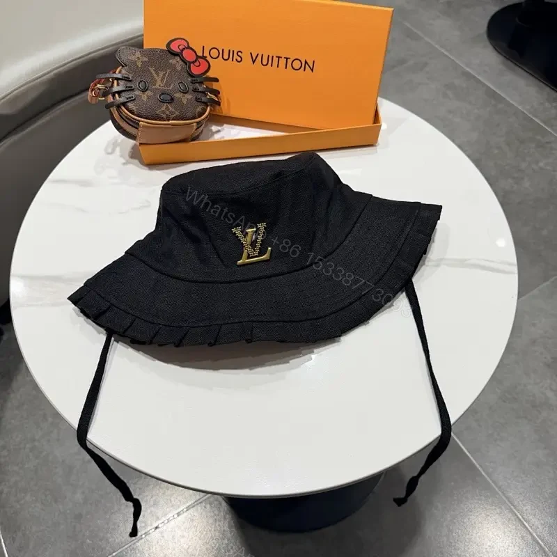 Chic Structured Bucket Hat with Premium Emblem — view 1
