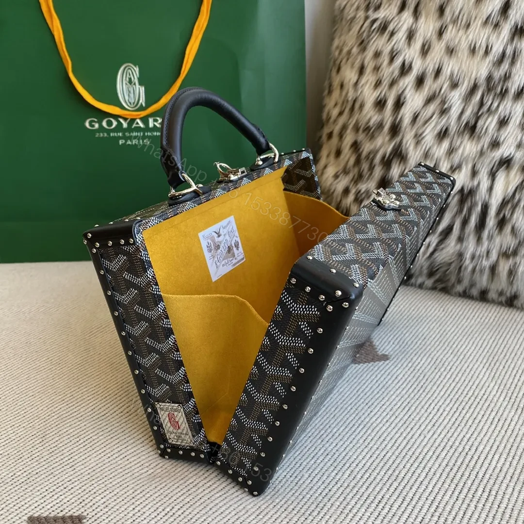 View 9 of GOYA GRAND HOTEL TRUNK BAG