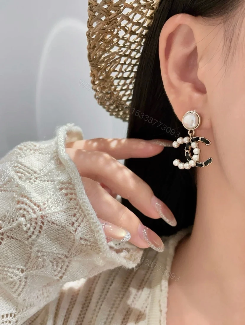 Chanel 高仿 珍珠編織雙C耳環 經典氣質款 高級感耳飾 — view 1