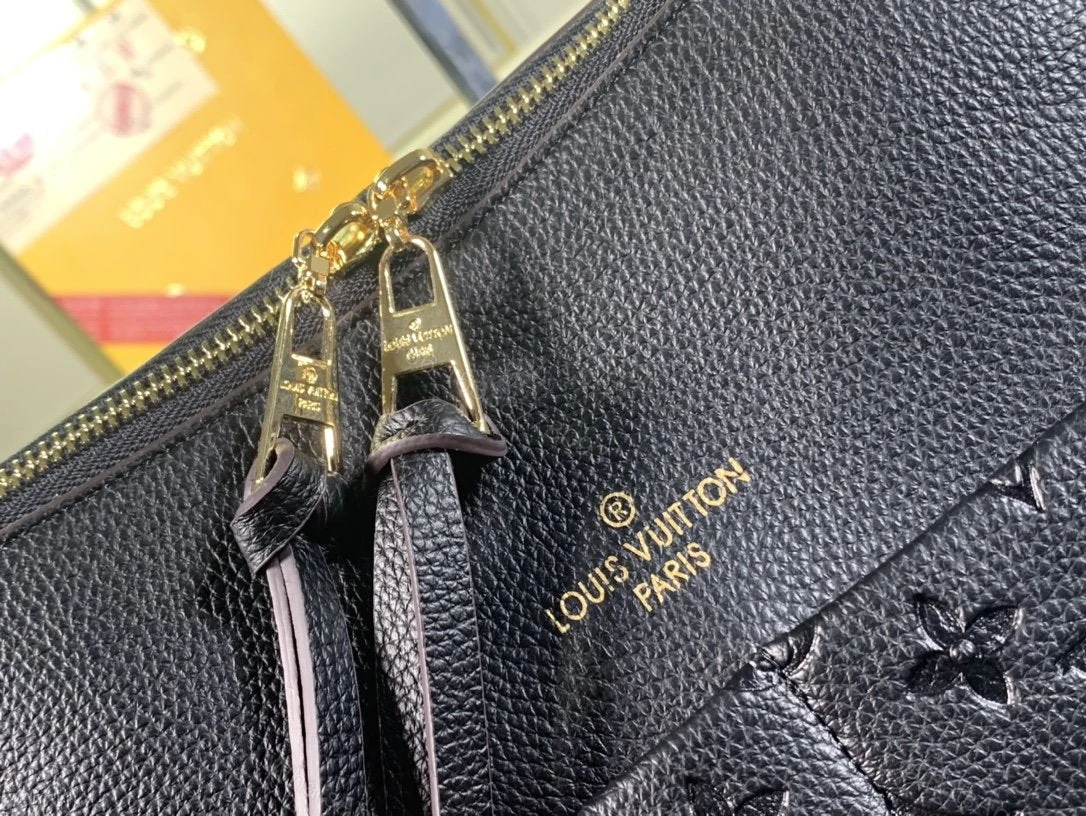 View 16 of Louis Vuitton Maida Hobo