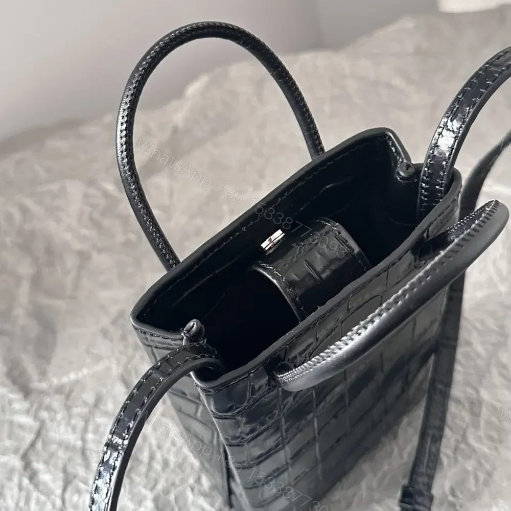 View 8 of 高仿Balenciaga迷你Tote包系列壓印皮黑色
