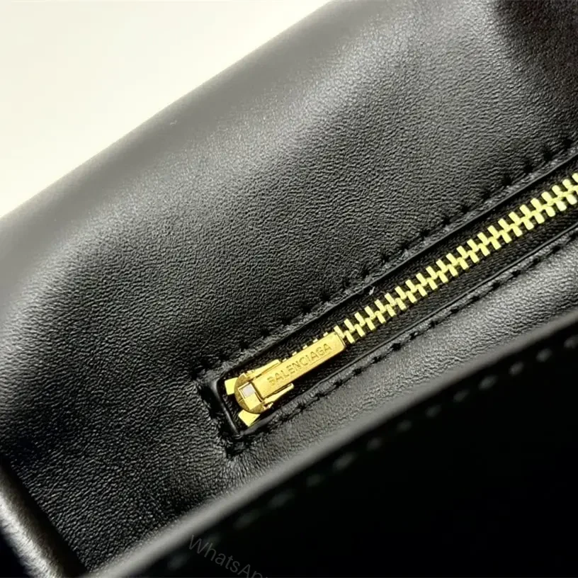 View 9 of 高仿Balenciaga*Rodeo系列V41000小牛皮手袋黑金中號免檢版