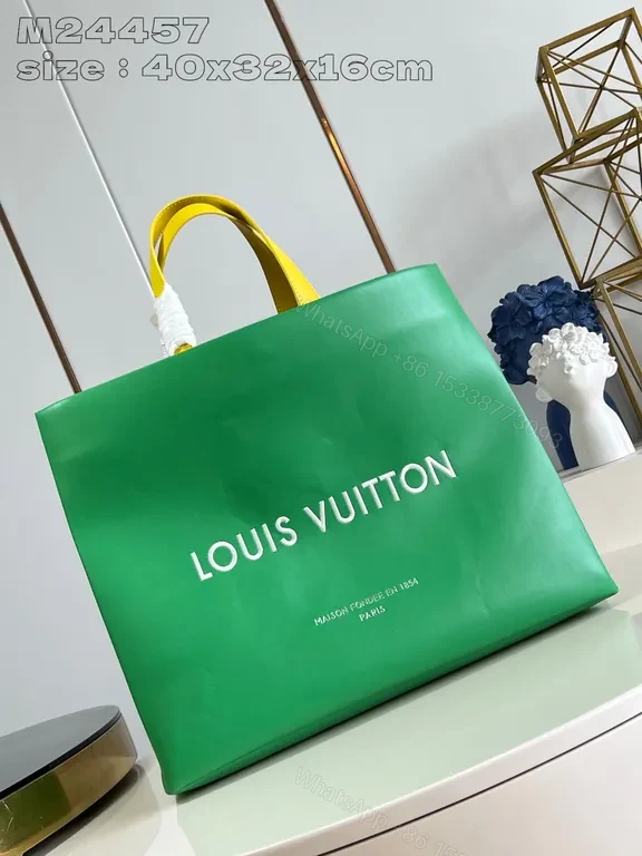 Green Luxe Tote: Bold, Durable Designer-Inspired Bag — view 1