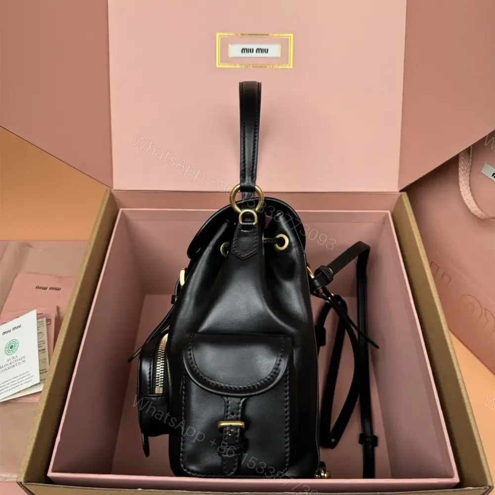 View 4 of 高仿miumiu*5BZ043牛皮雙肩包黑色小號免檢版