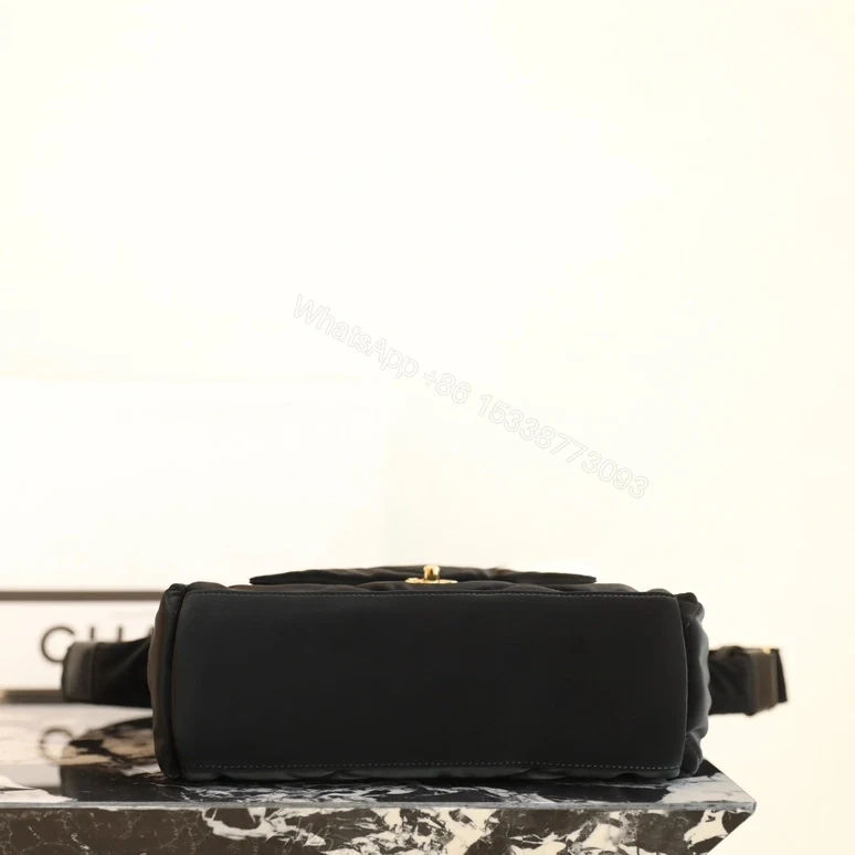 View 4 of 高仿Chanel*24N系列AS5054/SKI絲絨單肩包免檢版