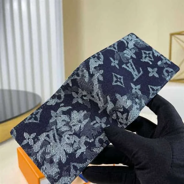 View 6 of Louis Vuitton Multiple Wallet Monogram Canvas M80031 – RRG017