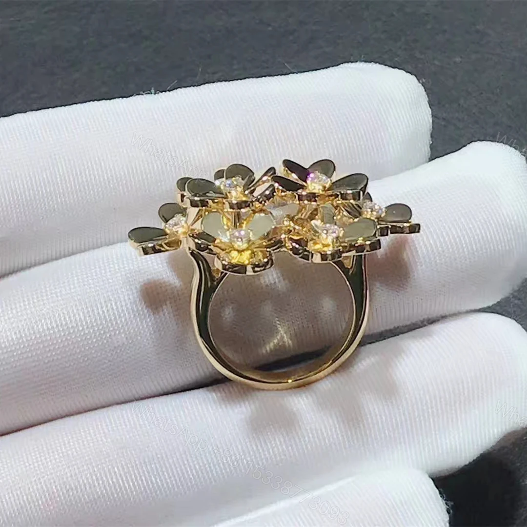 View 4 of VCA Frivole ring, 8 flowers