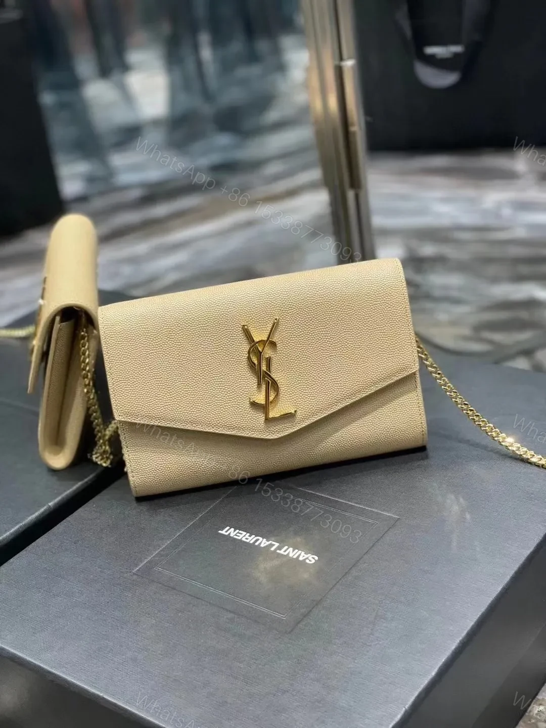 Saint Laurent Grain De Poudre Uptown Chain Wallet White — view 1