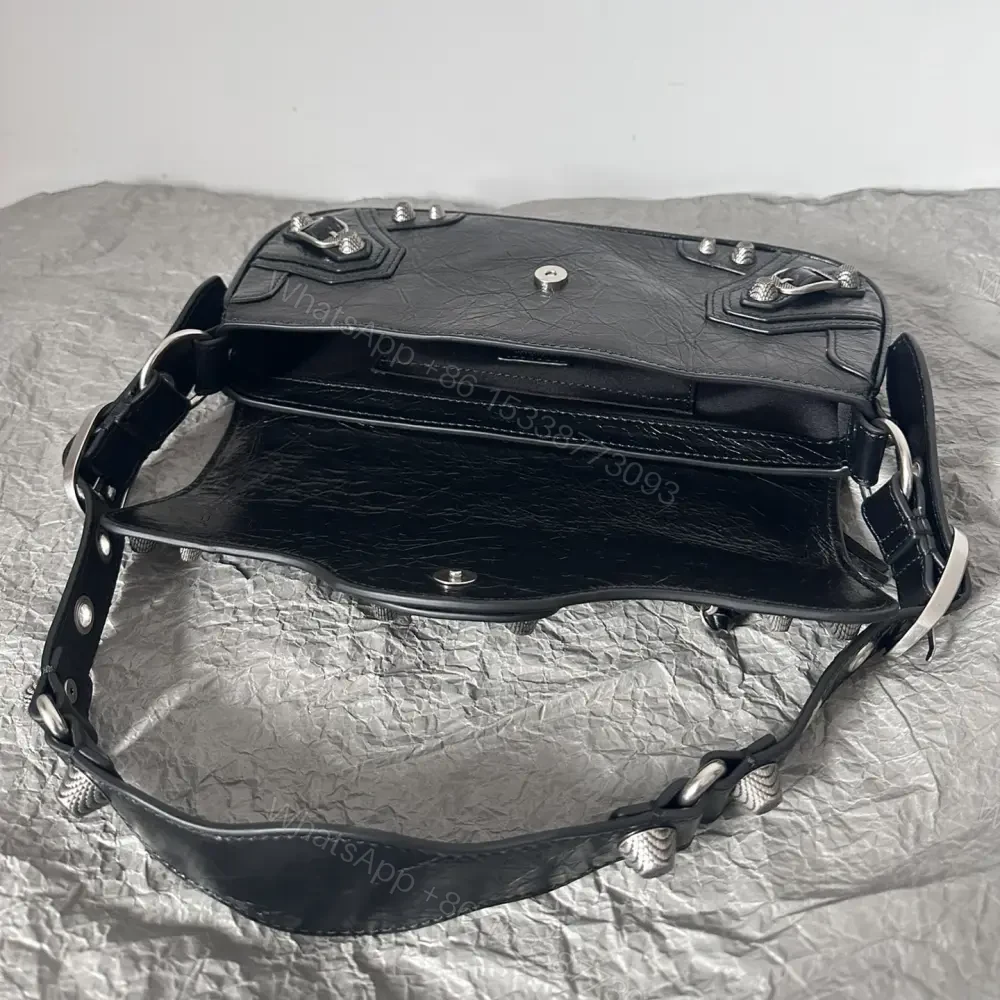 View 9 of 高仿Balenciaga*LeCagole2024新款法棍包黑色S