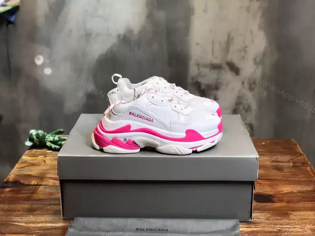 BALENCIAGA TRIPLE S SNEAKER – BB261 — view 1