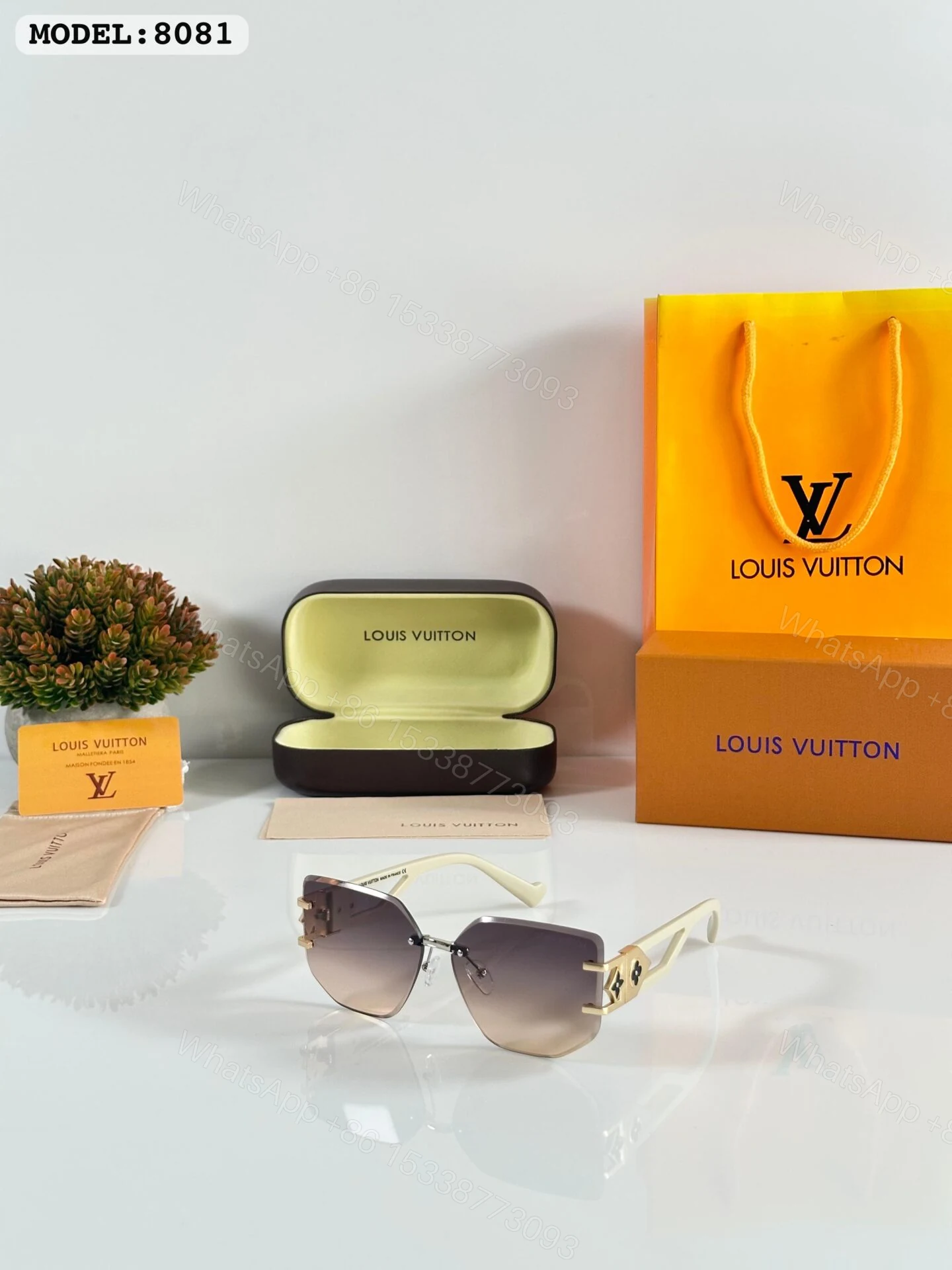 Louis Vuitton 8081 Square Cream-White Brown Gradient — view 1