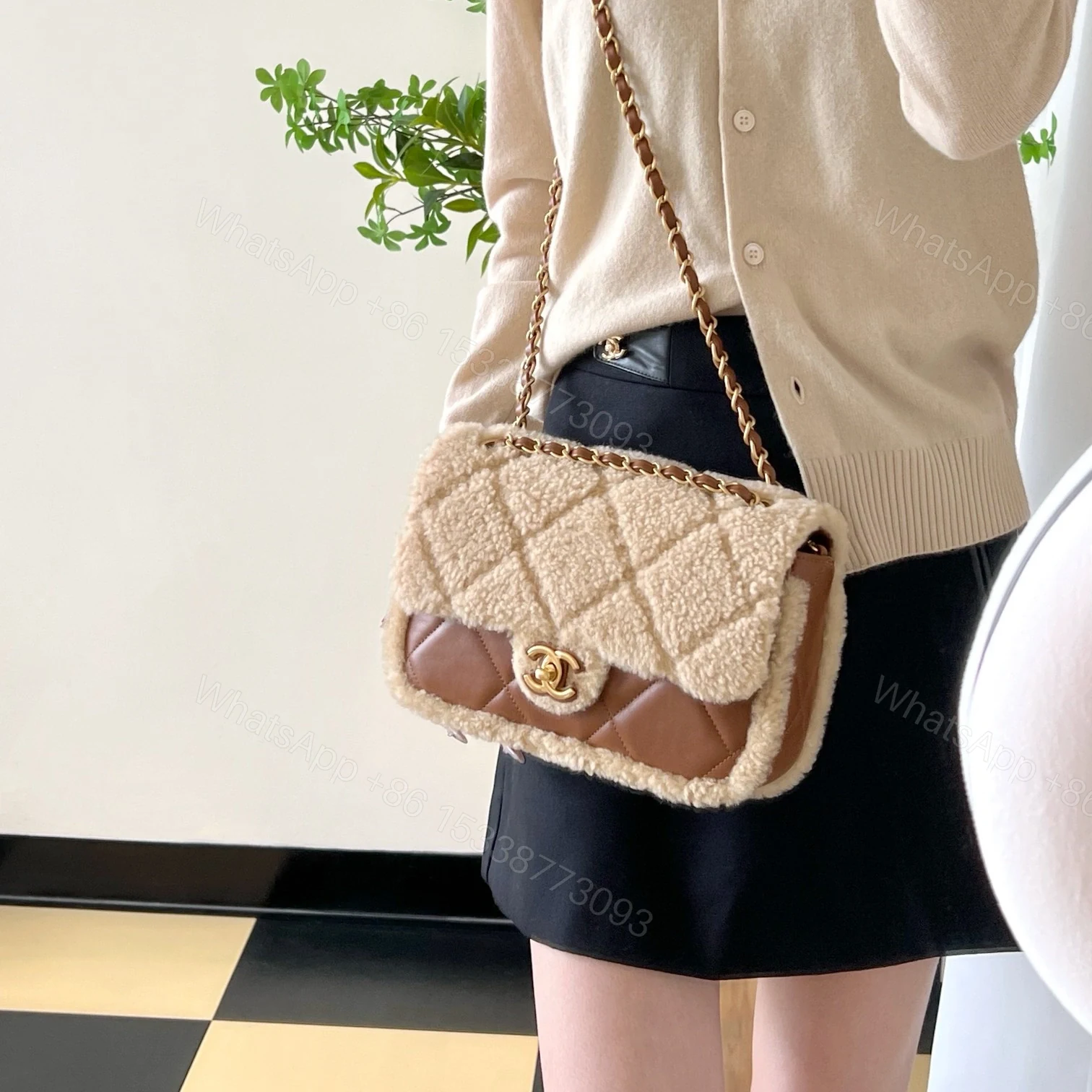 View 10 of 高仿Chanel*24K系列AS5149泰迪熊手袋中號款免檢版