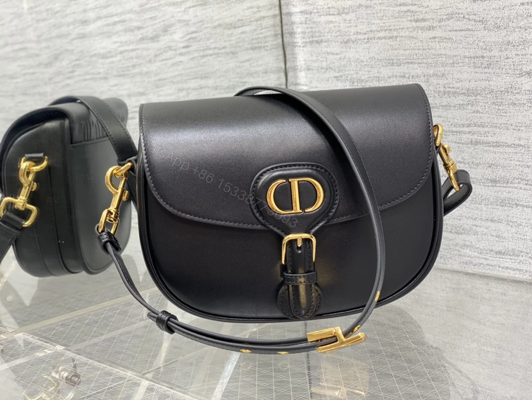 Dior A貨全黑Bobby半月包 女士光滑皮革款 簡約時尚百搭耐看 — view 1
