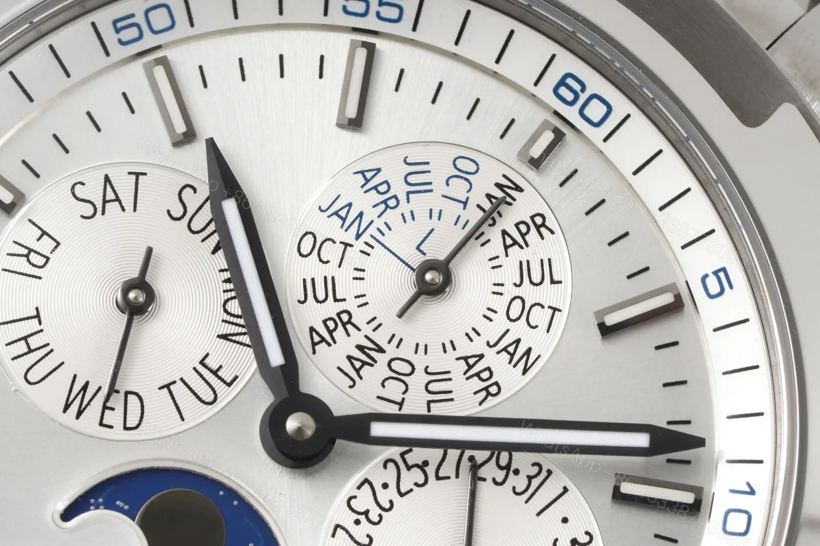 View 4 of GS Factory Vacheron Constantin Overseas Perpetual Calendar 4300V – Silver Dial, Stainless Steel Bracelet, Ultra-Thin Automatic Movement