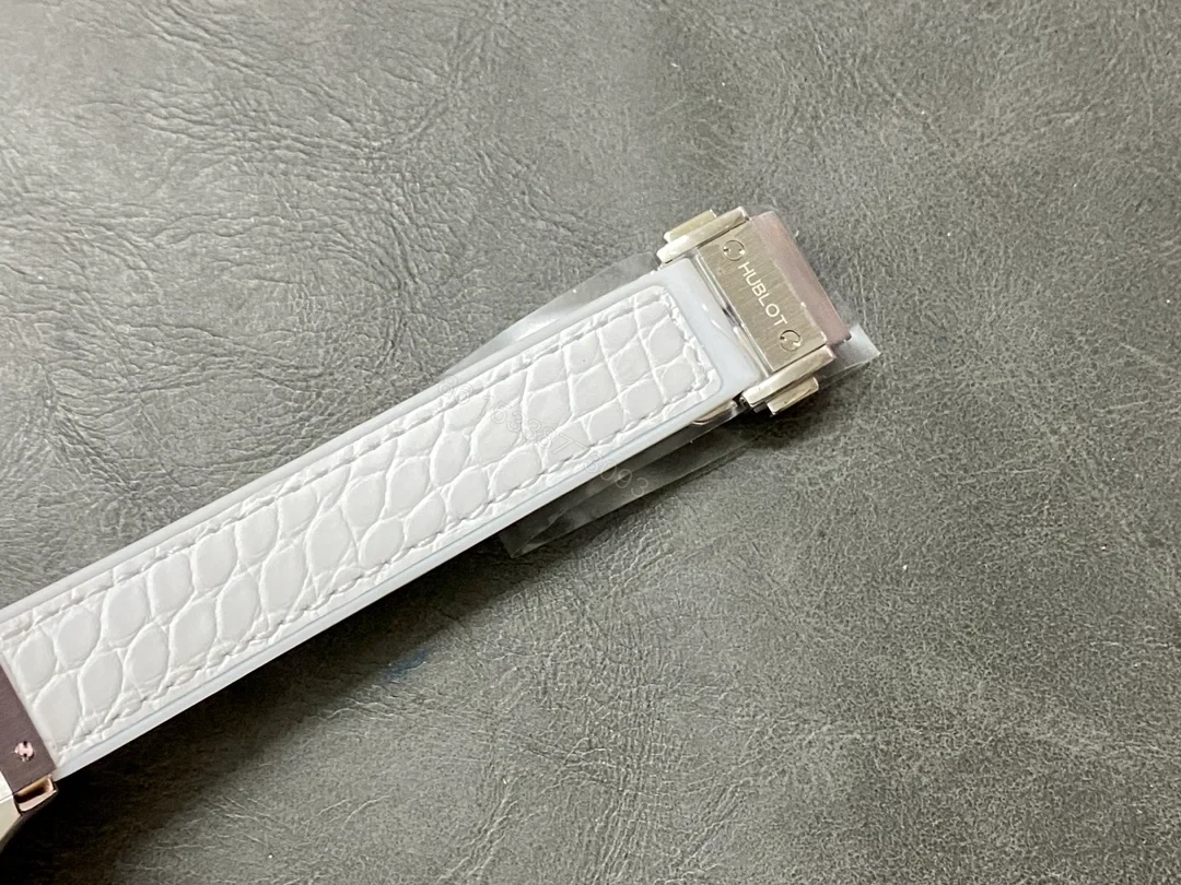 View 8 of Hublot Classic Fusion Ladies Replica 33MM Premium Diamond Bezel White Leather Strap Edition RG-HUBLOT-FUSION-LADIES-33