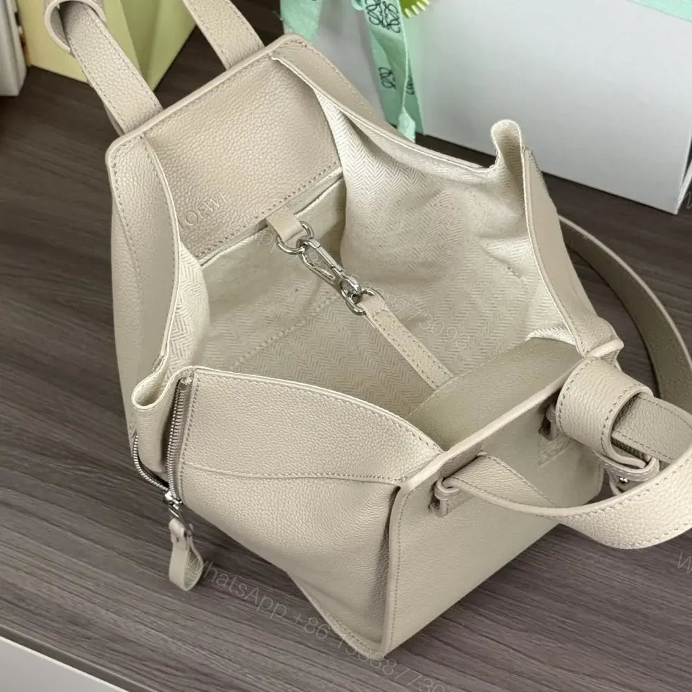View 7 of 高仿Loewe*Hammock系列5541粒面小牛皮吊床手袋陶土色小號免檢版
