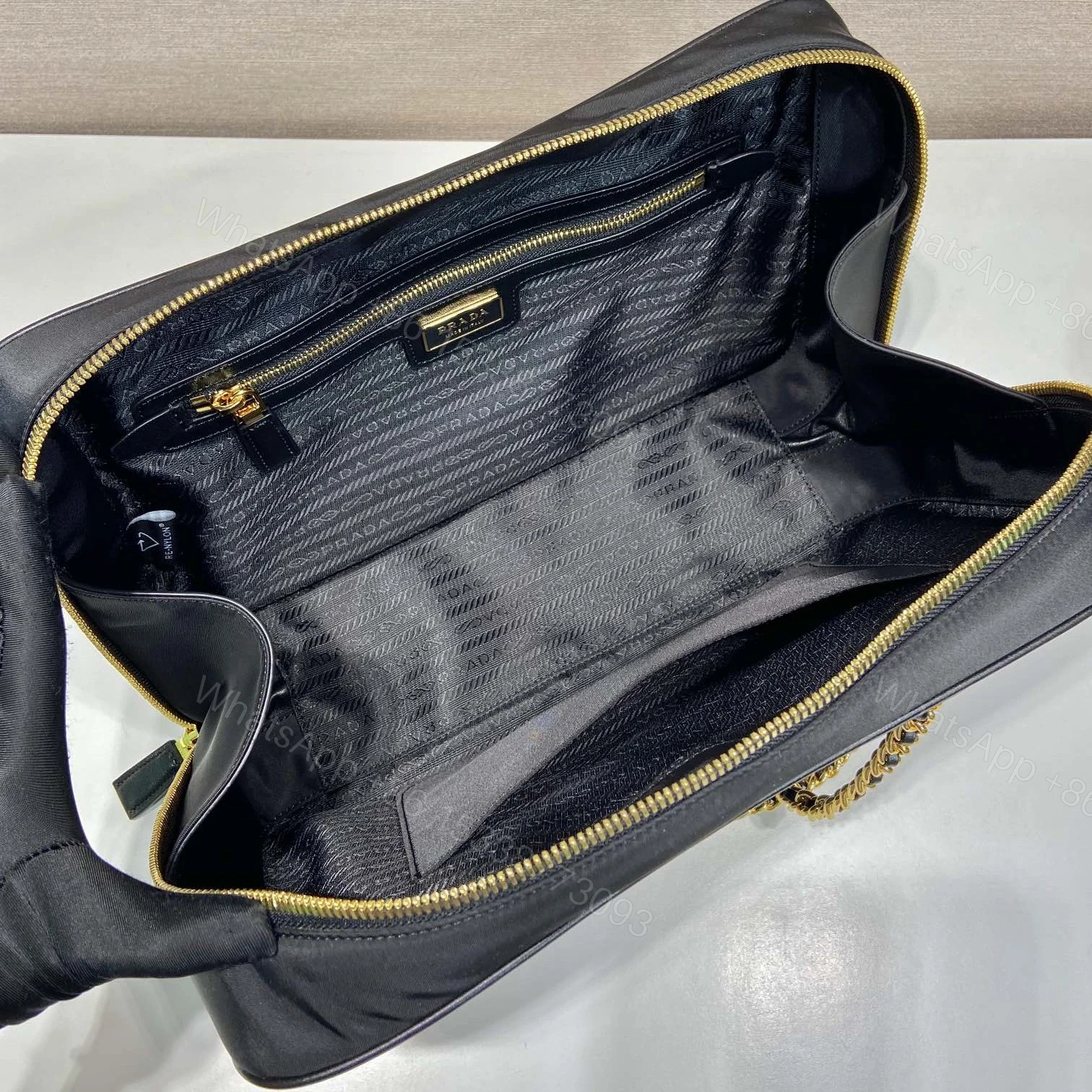 View 8 of 高仿Prada*ReEdition系列單肩包1BB121A大號免檢版