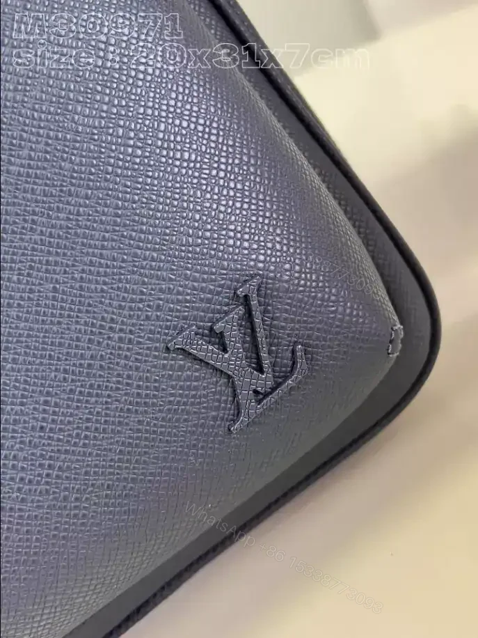 View 4 of LOUIS VUITTON AVENUE SLINGBAG NM – LBV416