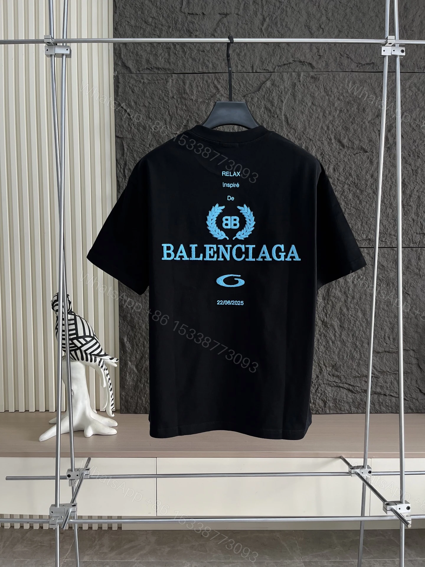 Balenciaga 高仿 背面字母印花短袖T恤 黑色潮流寬鬆款 — view 1
