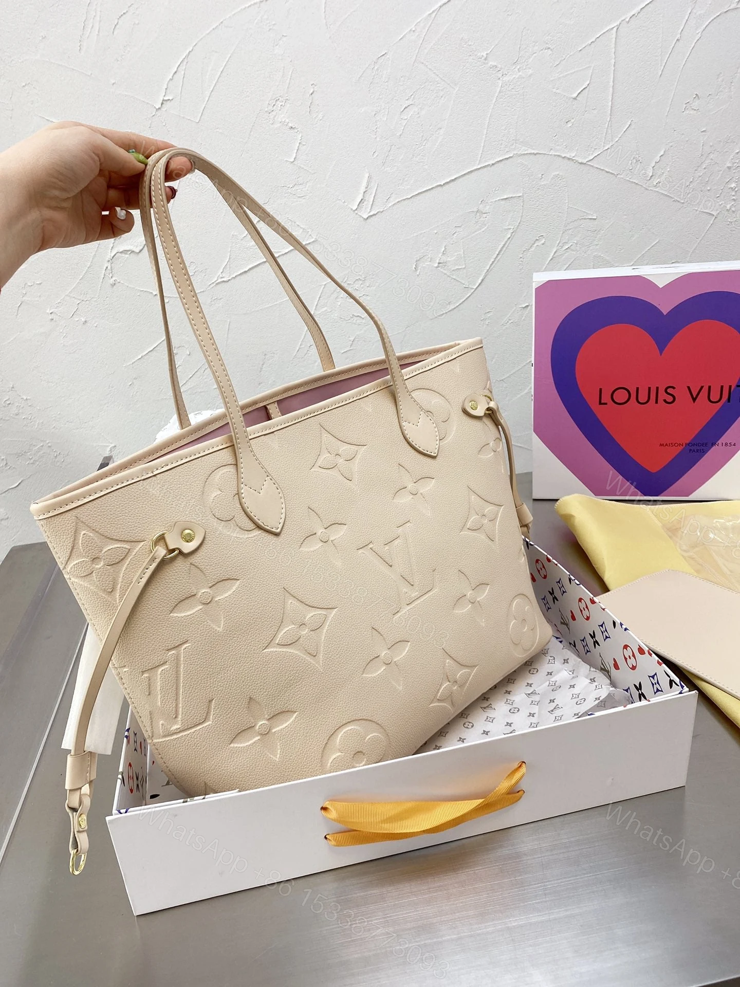 View 7 of Louis Vuitton Neverfull