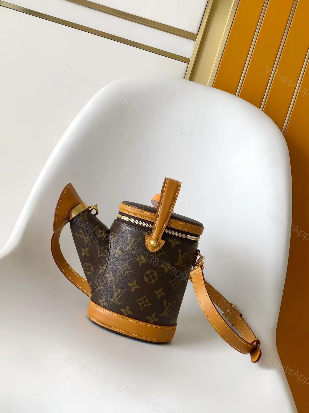 LV 原單 女款 水桶包 Monogram 手提斜背包 小巧實用款 — view 1