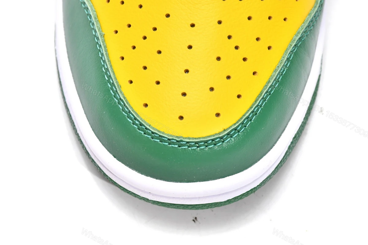 View 7 of (OG)Supreme x Nike SB Dunk Low Brazil DO7412-983
