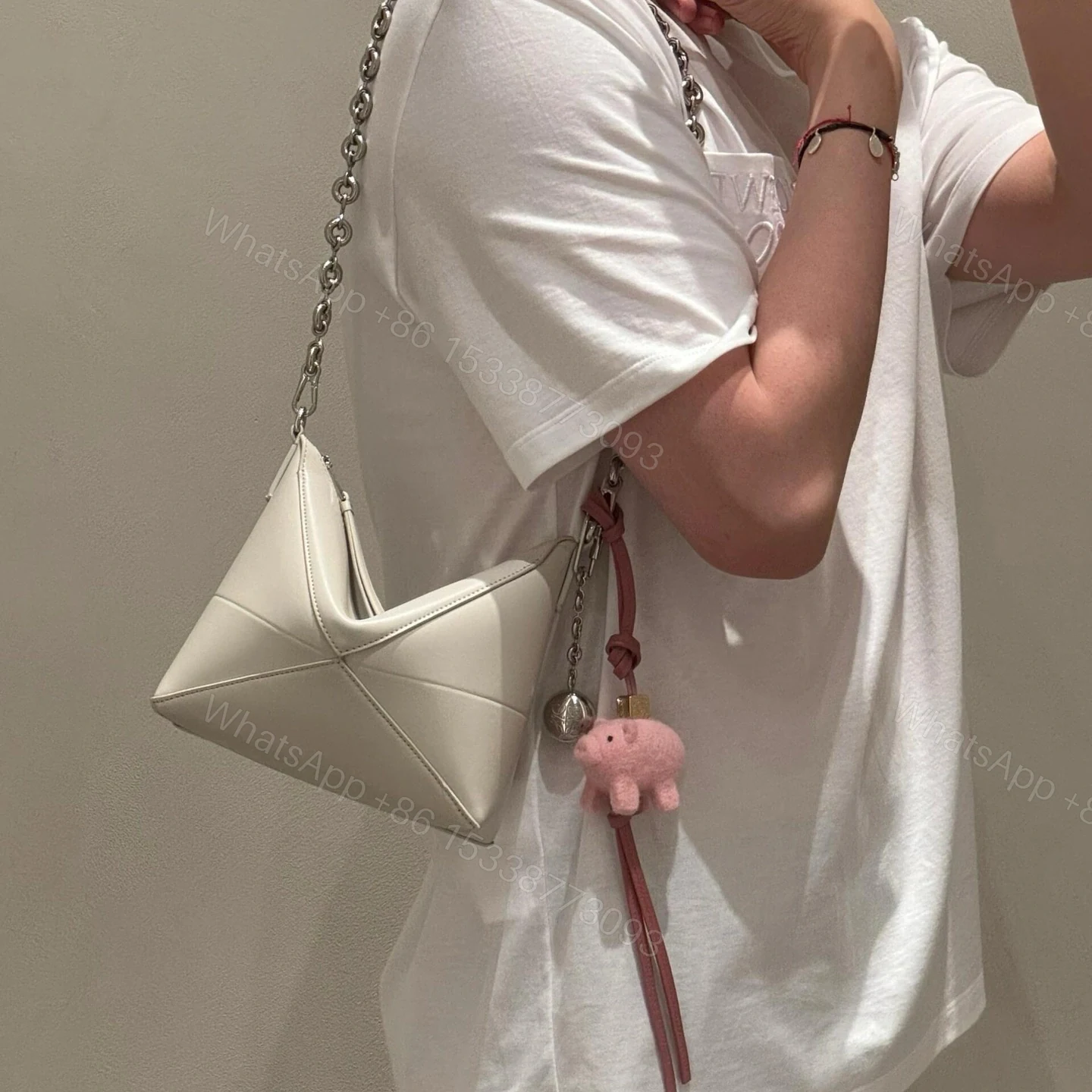 View 13 of 高仿Loewe*Fold系列3006小牛皮手提單肩包白色免檢版