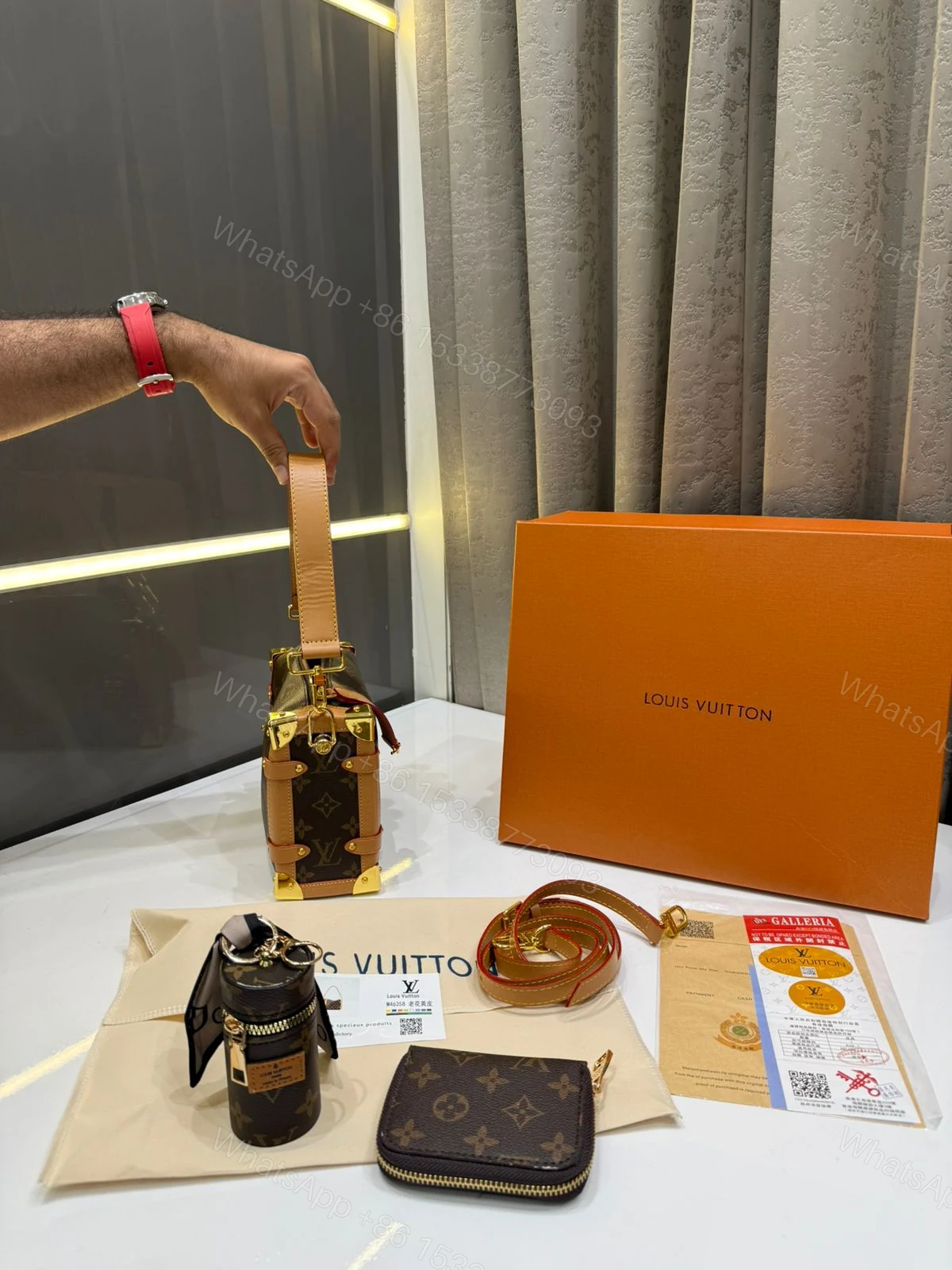 View 7 of FIRST COPY LOUIS VUITTON MM MONOGRAM GIFT SET COMBO