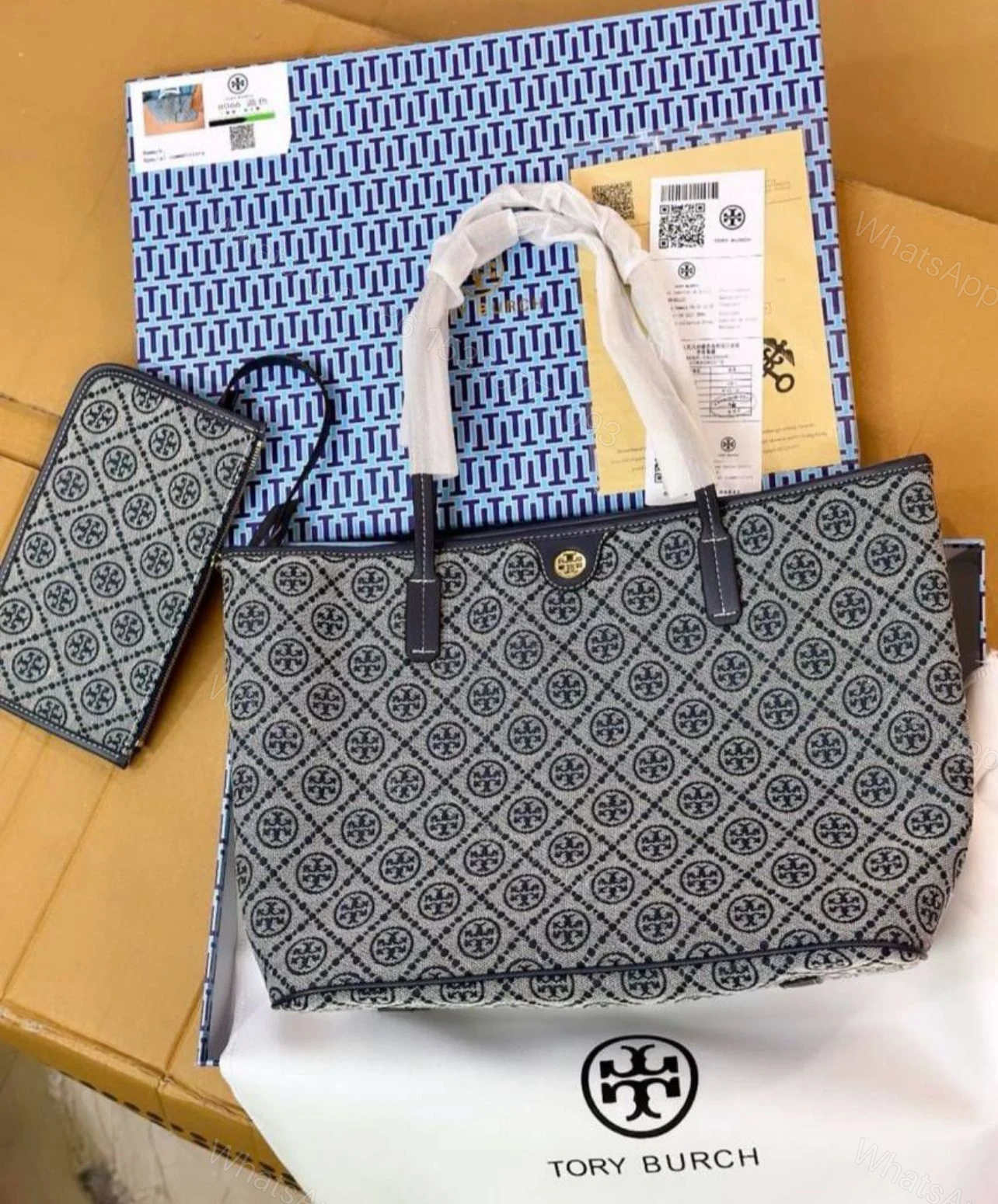 FIRST COPY Tory Burch T Monogram Large Zip Tote Bag — view 1