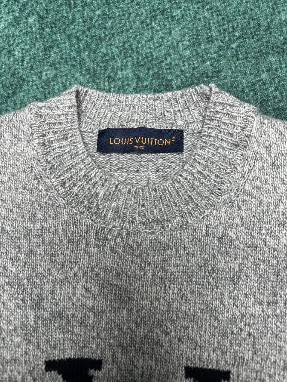 View 7 of Cozy Graphic Knit with Fox Motif — Premium Warmth Knitwear