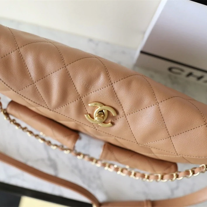 View 6 of 高仿Chanel*24P系列AS4668夾層郵差包棕金色中號免檢版
