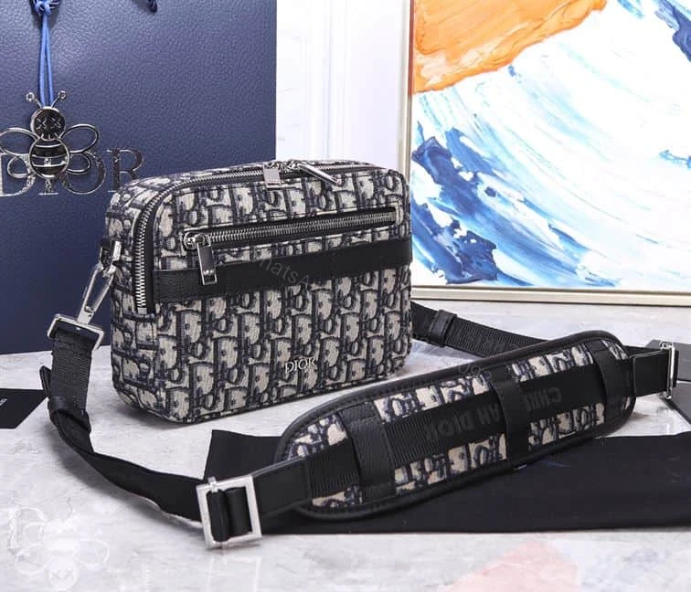 View 5 of SAFARI MESSENGER BAG BEIGE AND BLACK DIOR OBLIQUE JACQUARD – DR012