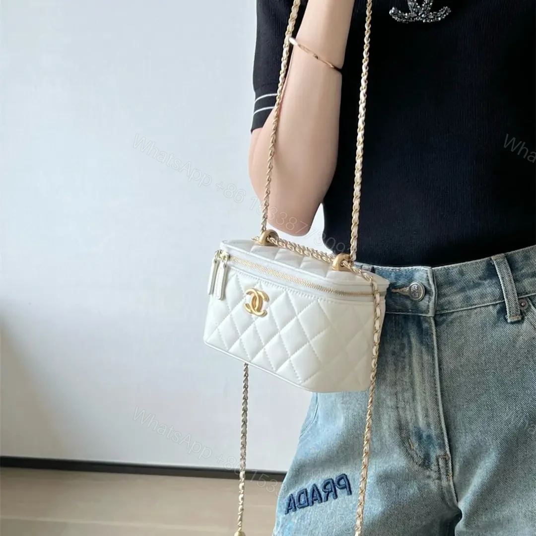 View 19 of 高仿Chanel*24C系列AP3651雙珠鏈條盒子包白色免檢版