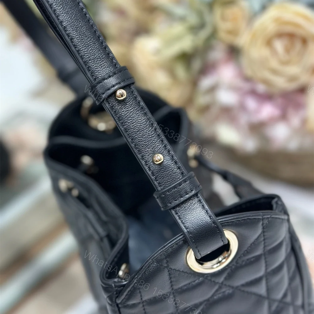 View 5 of 高仿Dior*D-Motion系列M2851M900小牛皮水桶包小號黑色免檢版