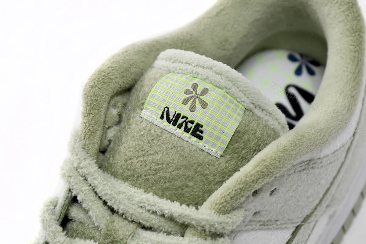 View 4 of Dunk Low SE "Honeydew" DQ7579-300