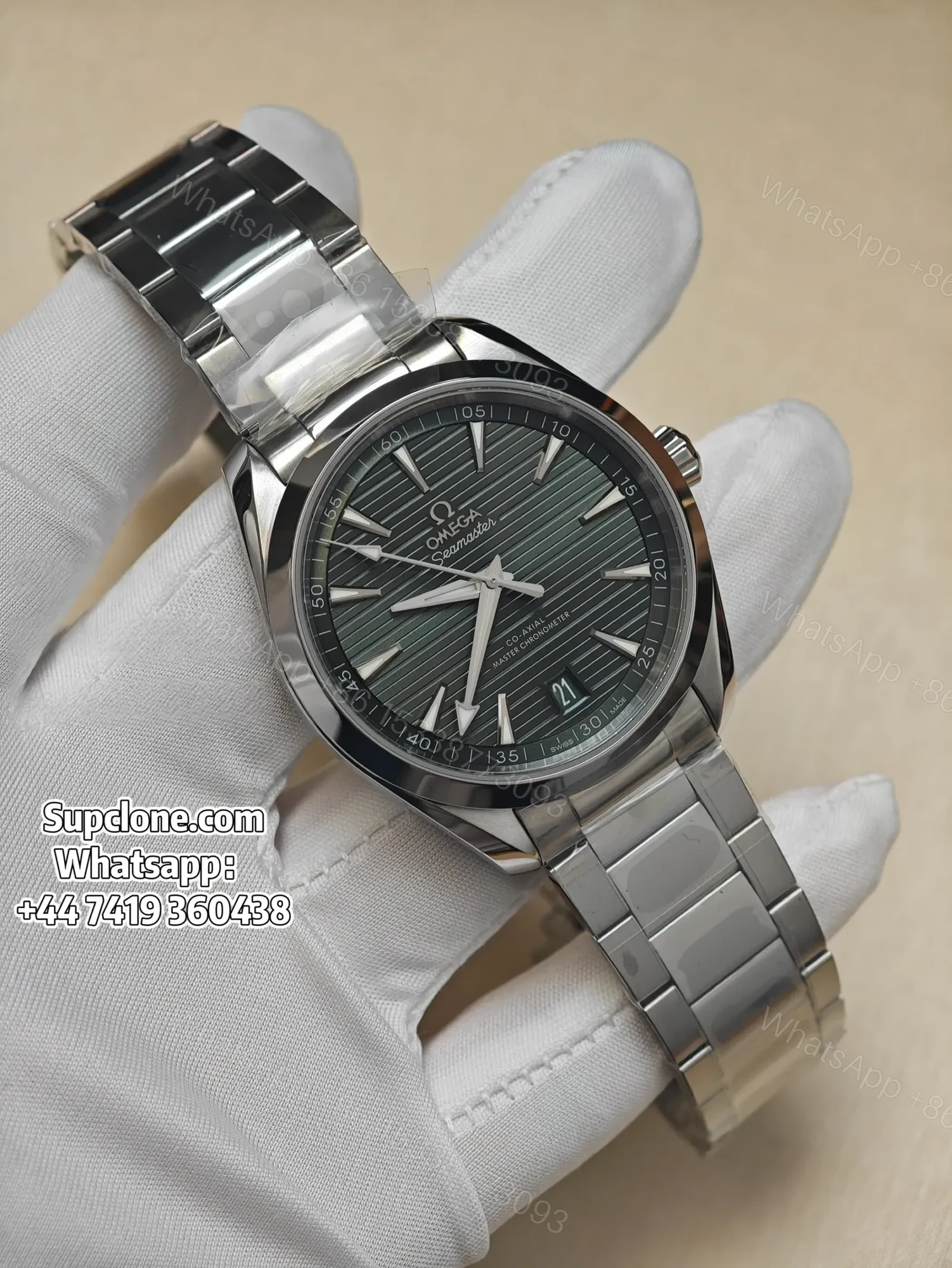 Omega Super Clone Seamaster Aqua Terra 150M 41MM 220.10.41.21.10.001 — view 1